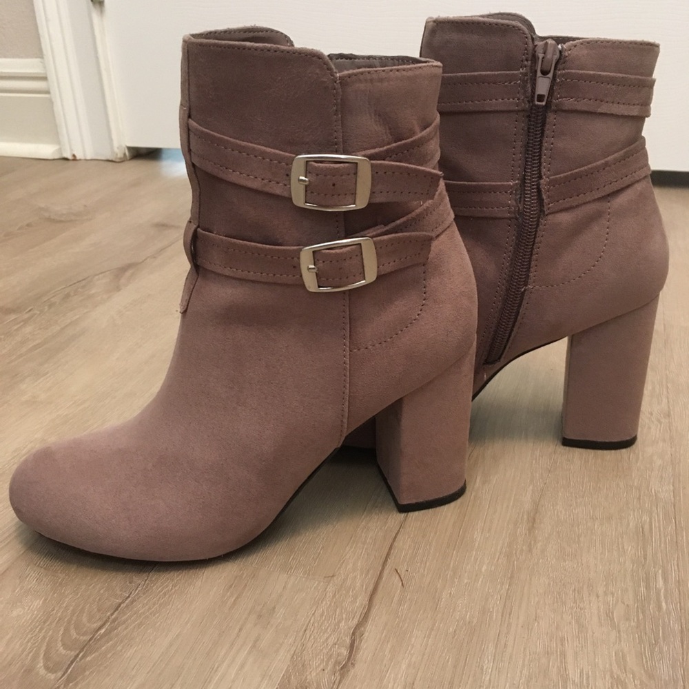 Christian Siriano boots size 8 1/2